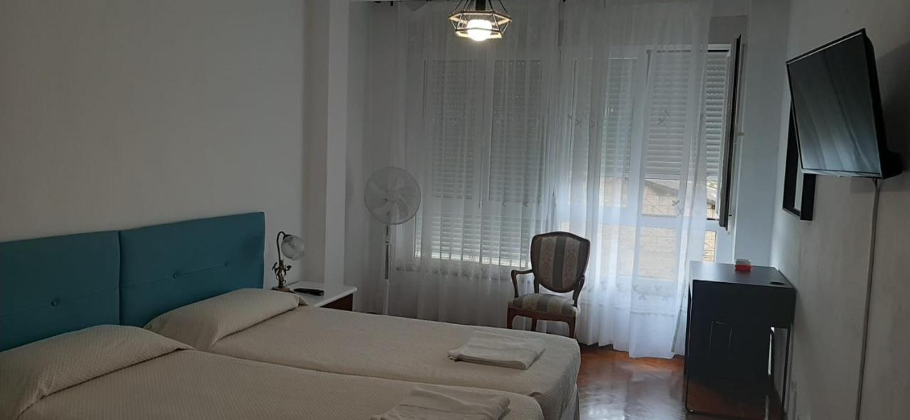 Alojamiento Casa Leon Santoña Extérieur photo